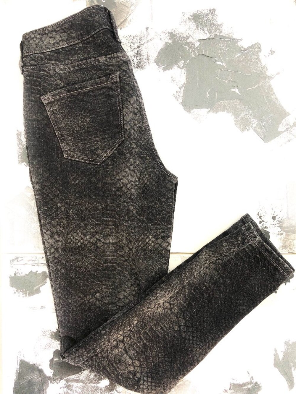DKNY Black Cropped Snakeskin Print Skinny Jeans, Size 25